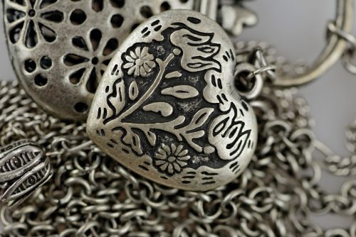 Laser Cutting Machine Solutions for the Accessories Industry Featured Image